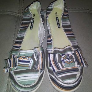 Deck/boat flats, blue/green striped with front bow